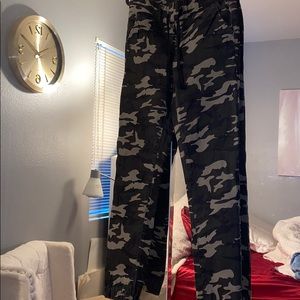 Army print cargo pants